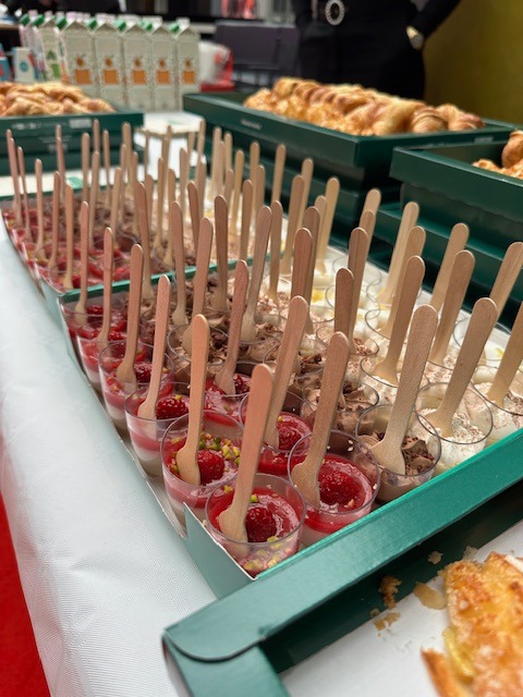 Buffet petit-déjeuner traiteur pour réunion à Saint-Ouen